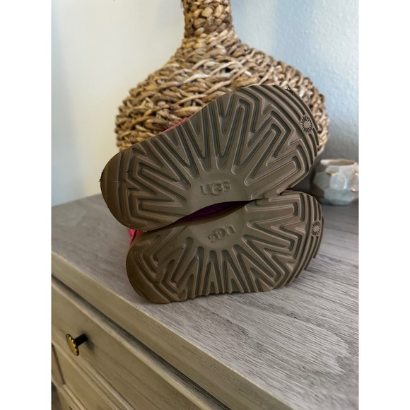 Kids Girls Link UGG Classic Sheepskin Lined Boots Winter Warm Size 8 Toddler - Picture 3 of 5